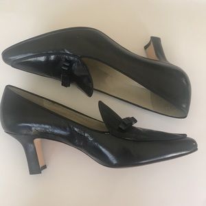 BLACK LEATHER PUMPS 7.5